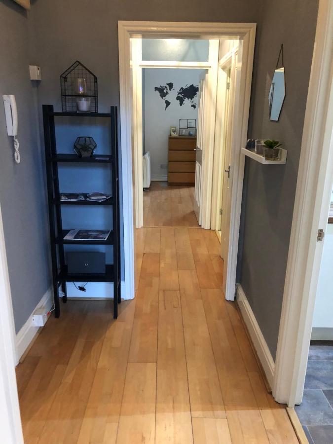 Stylish Apartment With Secure Parking Close To City 체스터 외부 사진